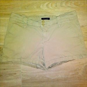 Tommy Hilfiger tan khaki shorts size 6